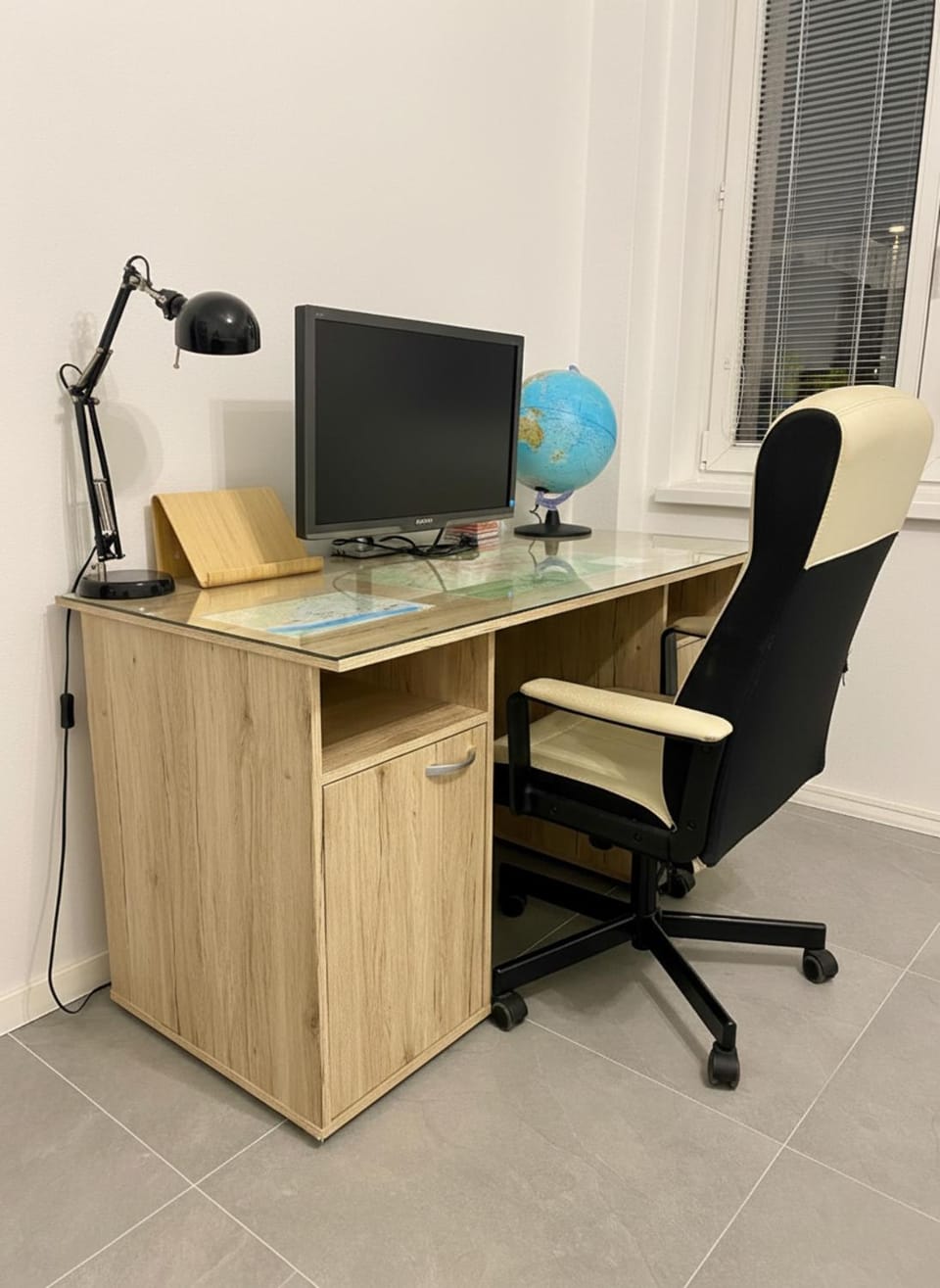 Photo of the whole room
