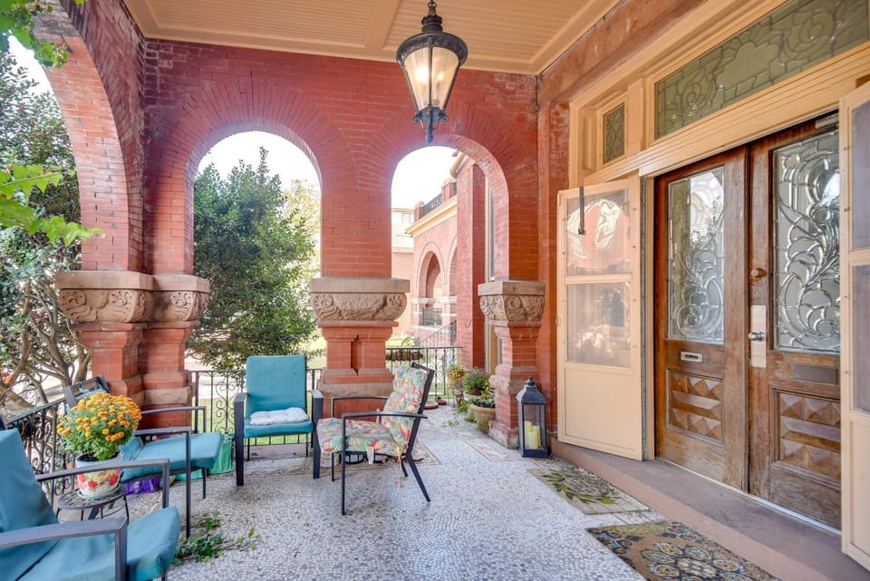 Steps to Elizabeth River & Dtwn! Portsmouth Condo House in Portsmouth