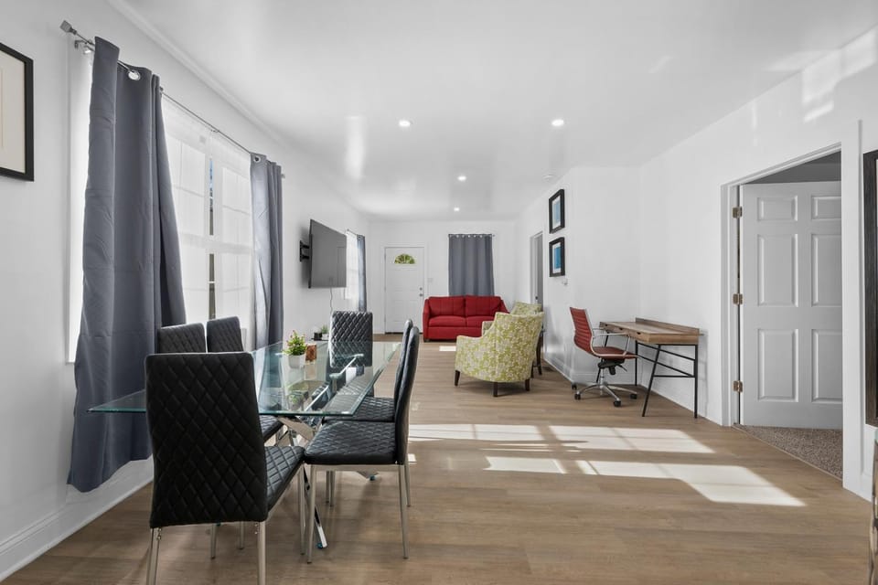 SW Detroit 3BR | 5–10 Min Downtown + Parking House in Detroit