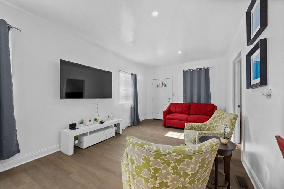 SW Detroit 3BR | 5–10 Min Downtown + Parking House in Detroit