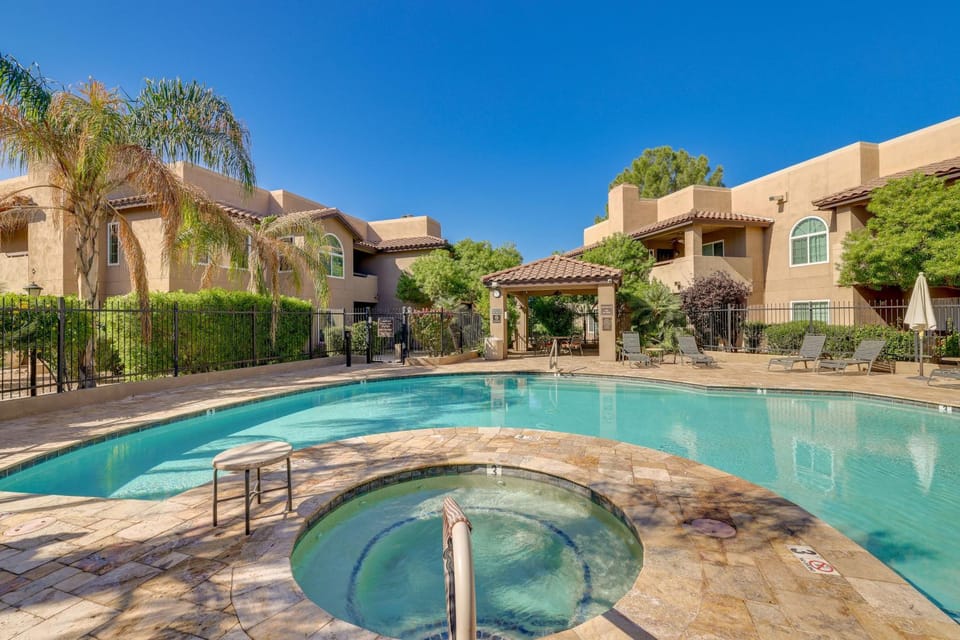 Pool & Tennis Access! Condo in Central Scottsdale House in Scottsdale