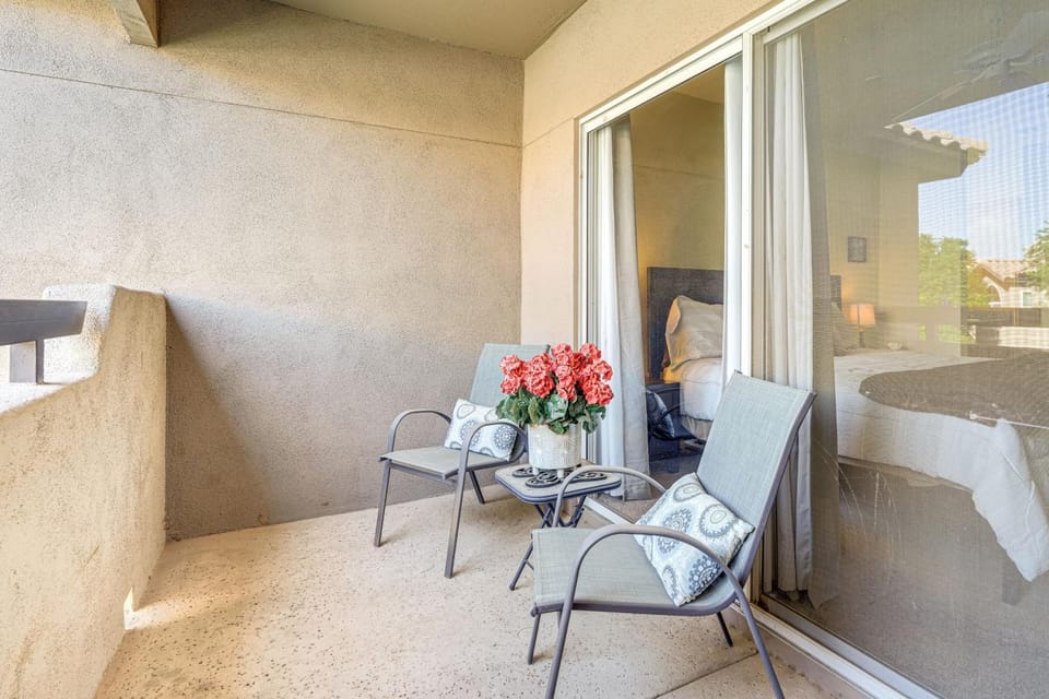 Pool & Tennis Access! Condo in Central Scottsdale House in Scottsdale