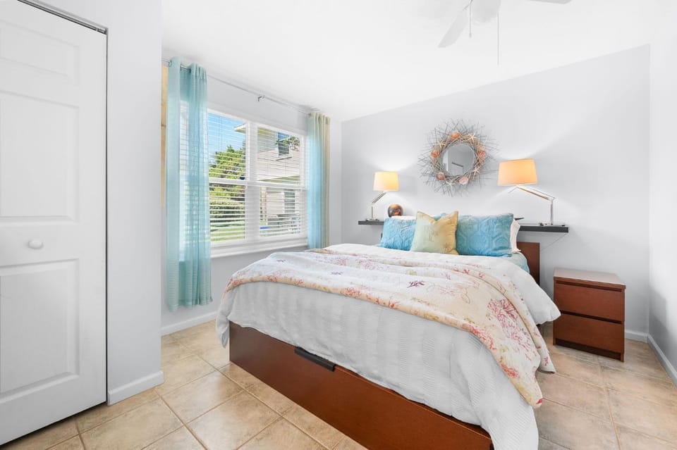 Seashell House 4BR Family & Pet Friendly Beach Home House in Saint Augustine Beach