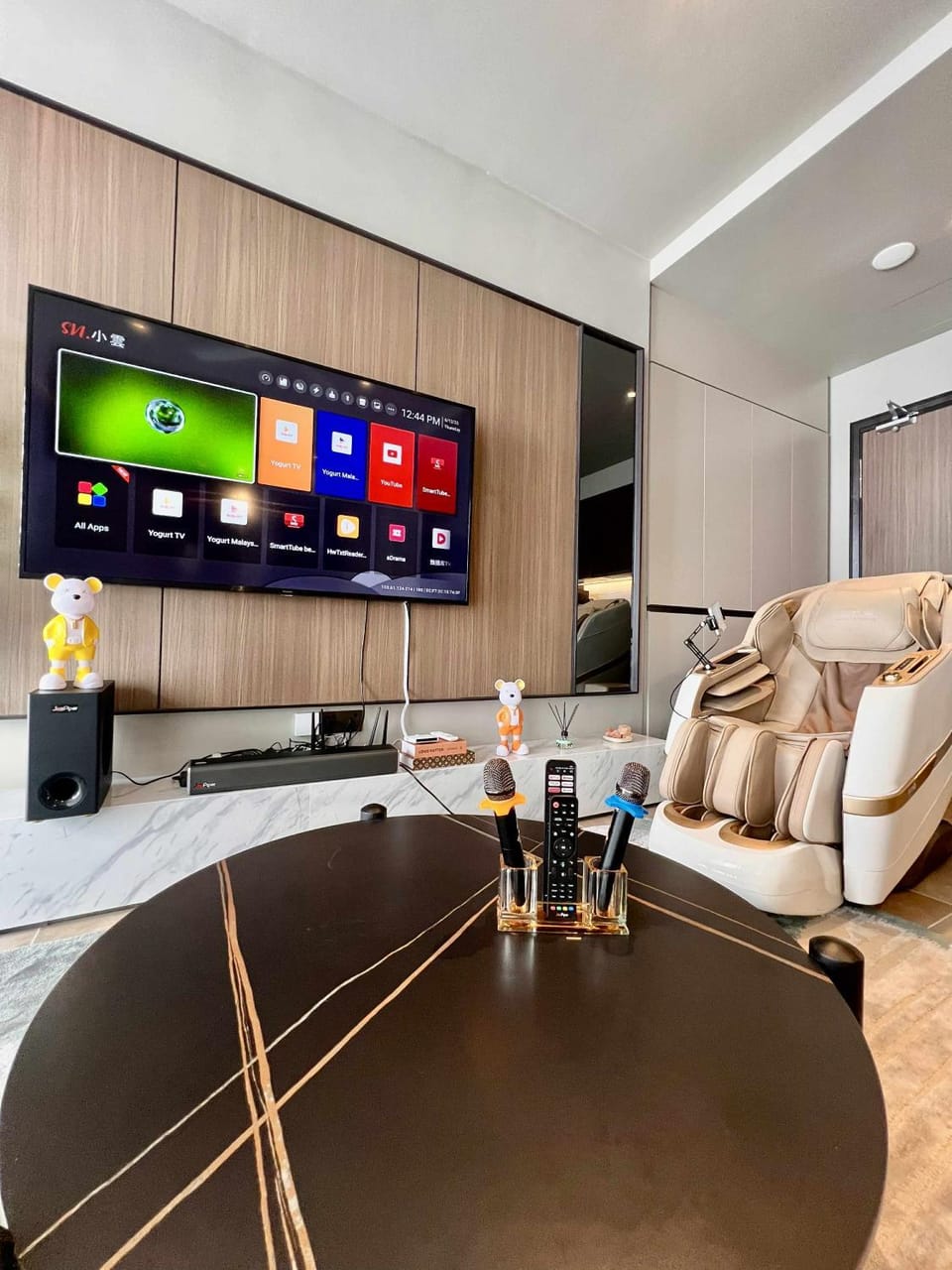 Karaoke, Massage, TV and multimedia, Living room, Evening entertainment