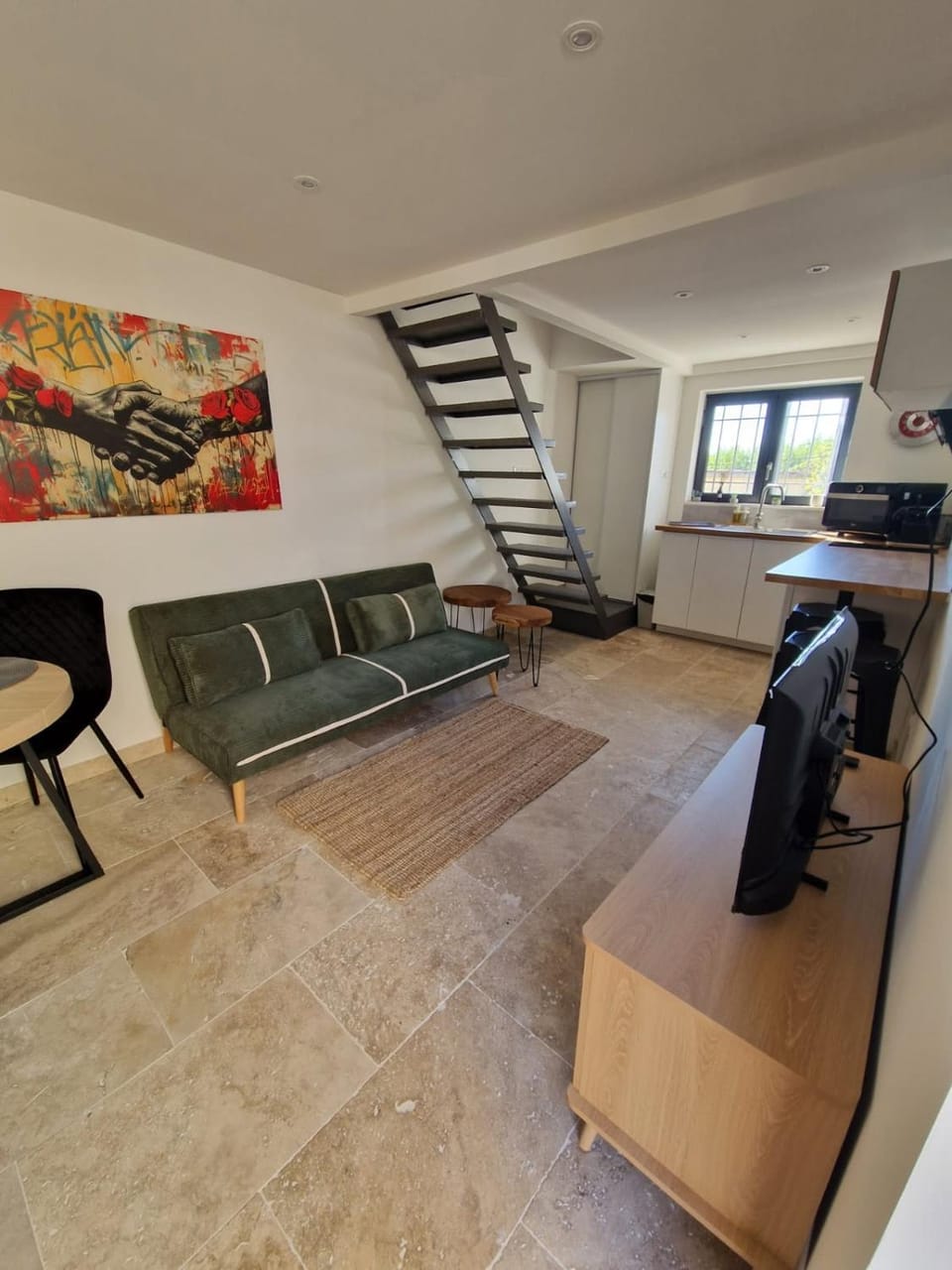 Kitchen or kitchenette, Living room, Seating area