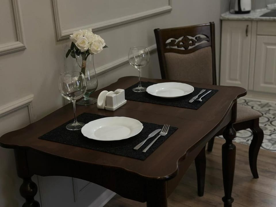 Seating area, Dining area, heating, air conditioner