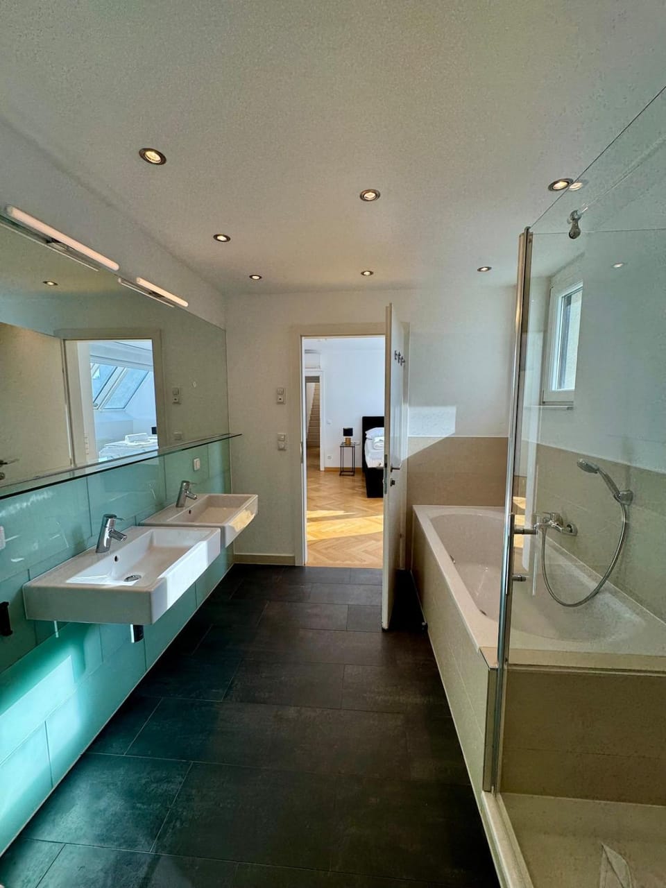 Vienna Crown Penthouse-Rathaus View Apartment in Vienna