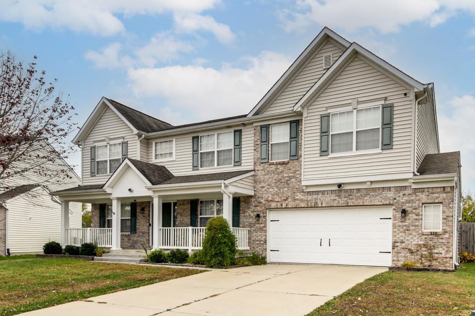 20 Mi to Speedway and Indy 500 Family Getaway! House in Plainfield