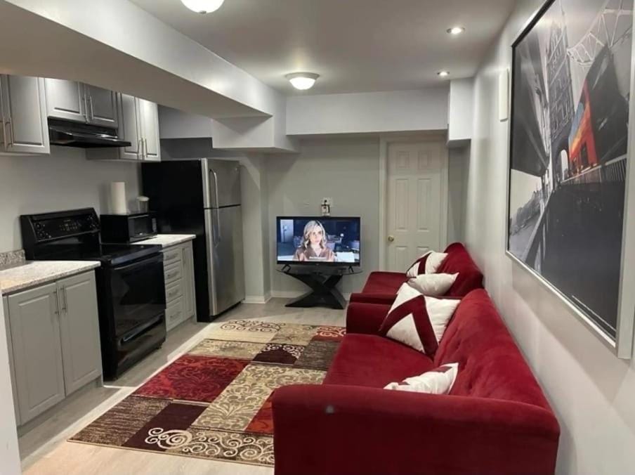 Peace Apartment Bed and Breakfast in Halton Hills