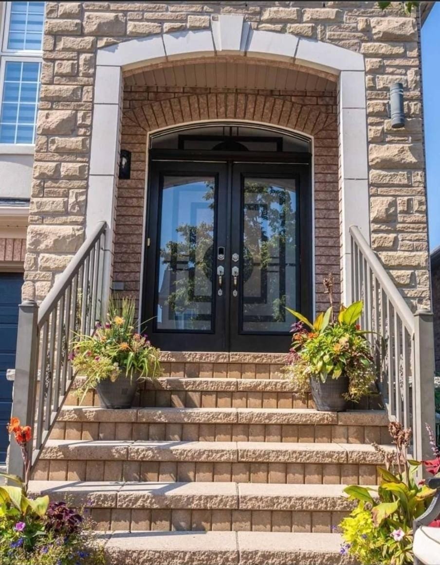 Peace Apartment Bed and Breakfast in Halton Hills