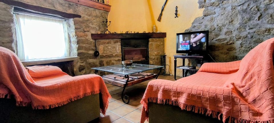 TV and multimedia, Living room, fireplace