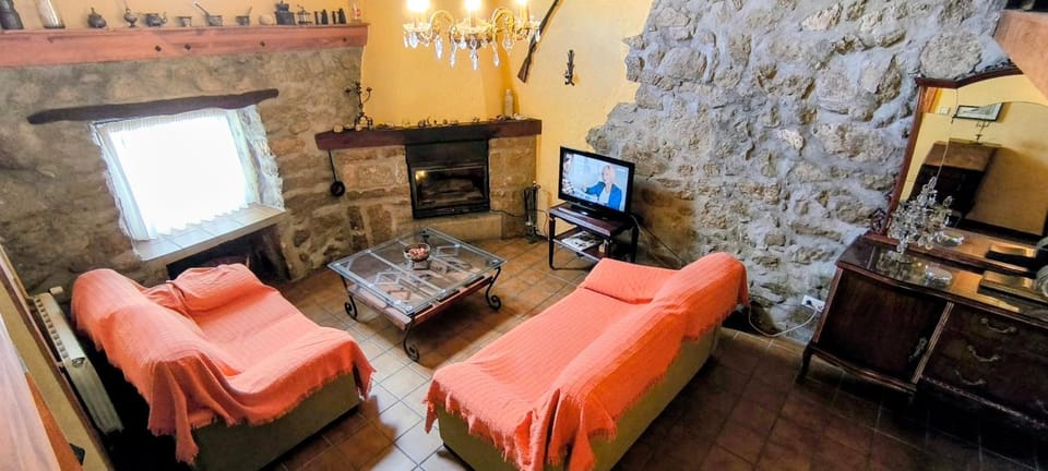 TV and multimedia, Living room, fireplace