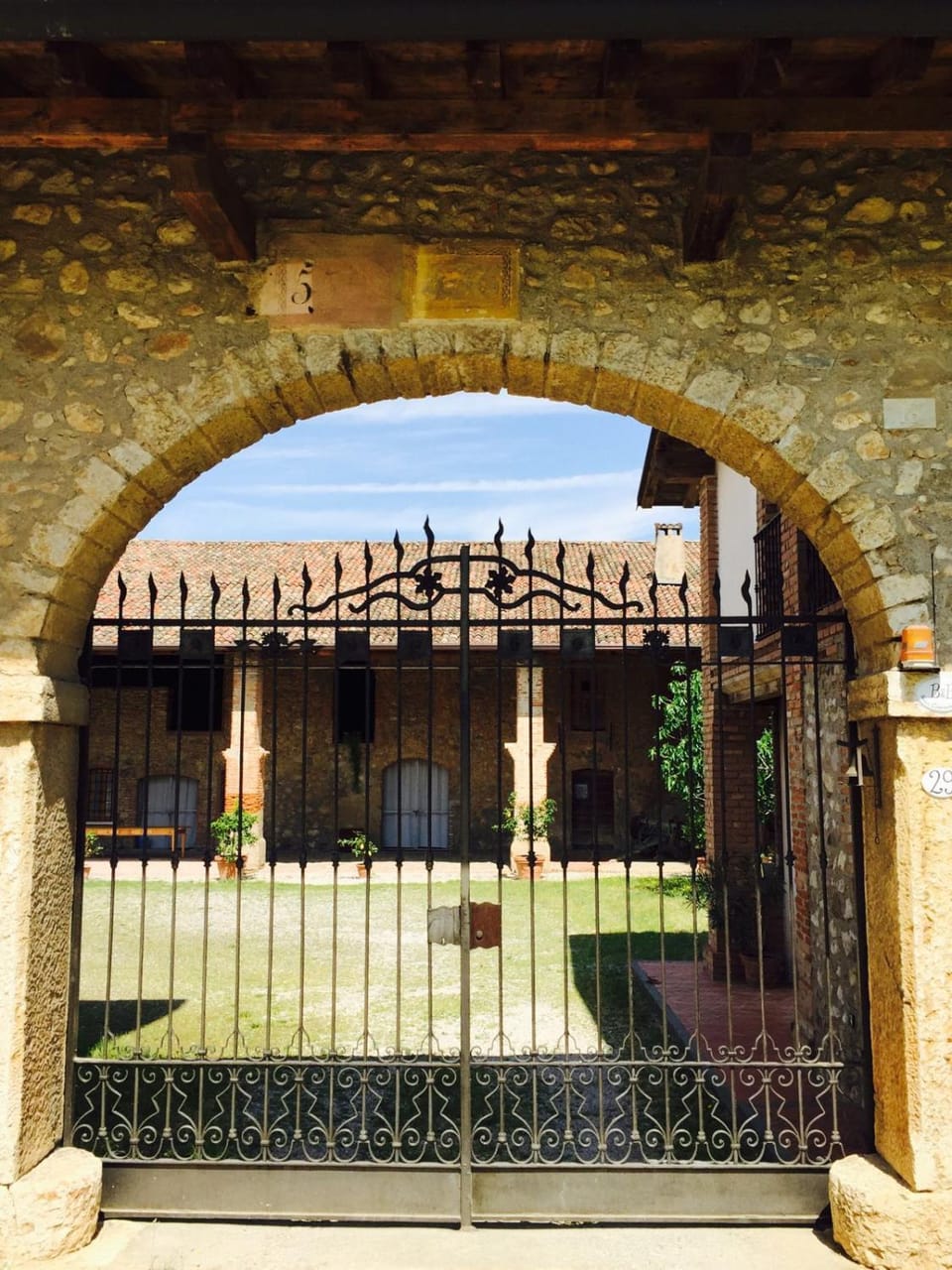Facade/entrance