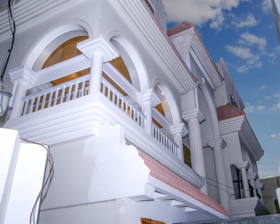 Property building, View (from property/room), Balcony/Terrace