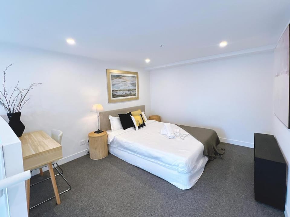 Convenient Loft Modern Stay Central Box Hill Apartment in Melbourne