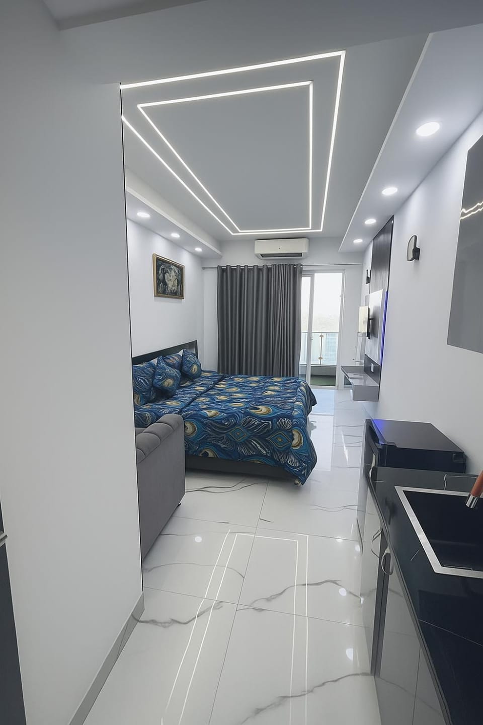 Photo of the whole room