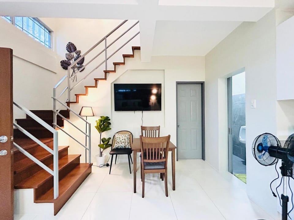4BR Duplex for 25 persons with Wi-Fi & Parking Apartment in Cebu City