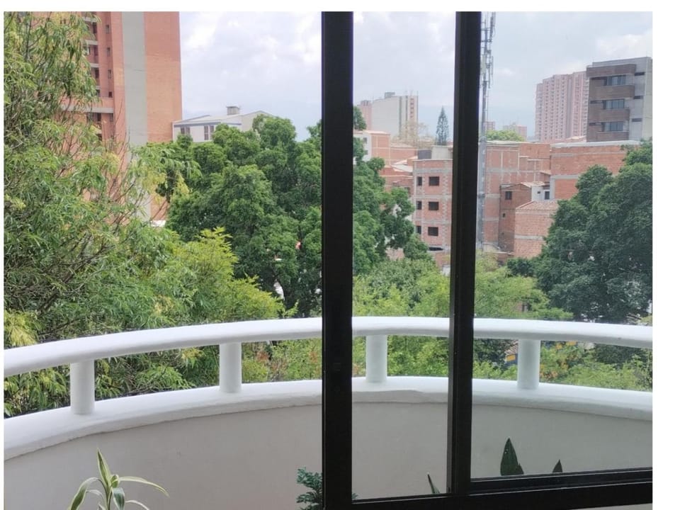Habitación BBB, cómoda y bien ubicada Vacation rental in Medellin