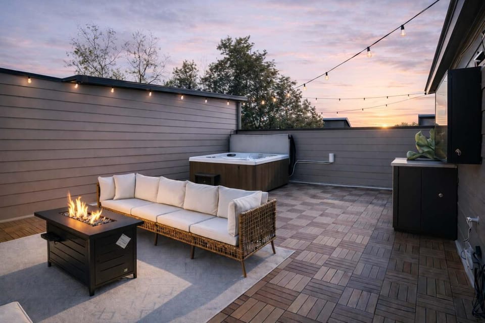 Nashville Getaway Rooftop Views & Modern Comfort Apartment in Berry Hill
