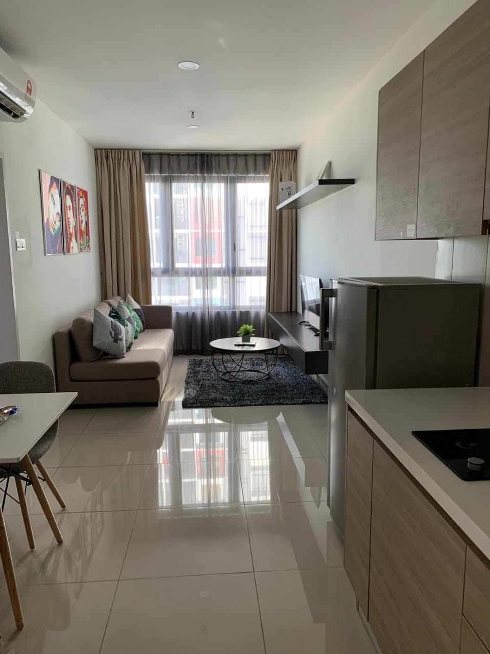 TV and multimedia, Kitchen or kitchenette, Living room, Seating area, Dining area, air conditioner