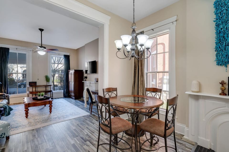 Modern Apartment Retreat Near Nulu Attractions Apartment in Jefferson County