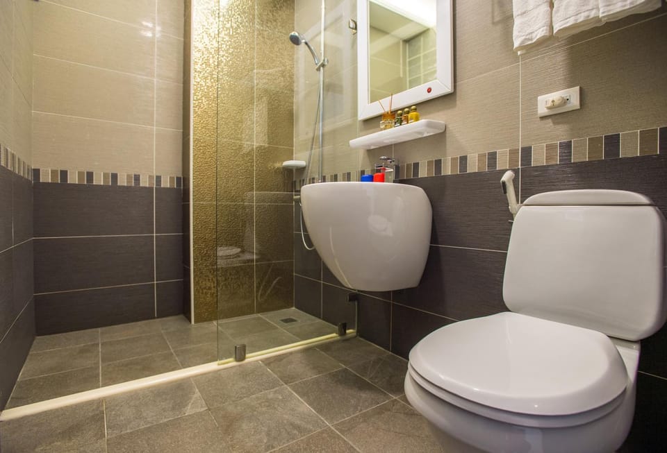 Shower, Toilet, Bathroom