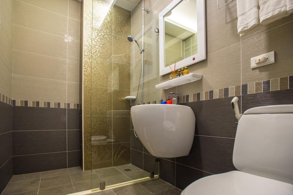 Shower, Toilet, Bathroom