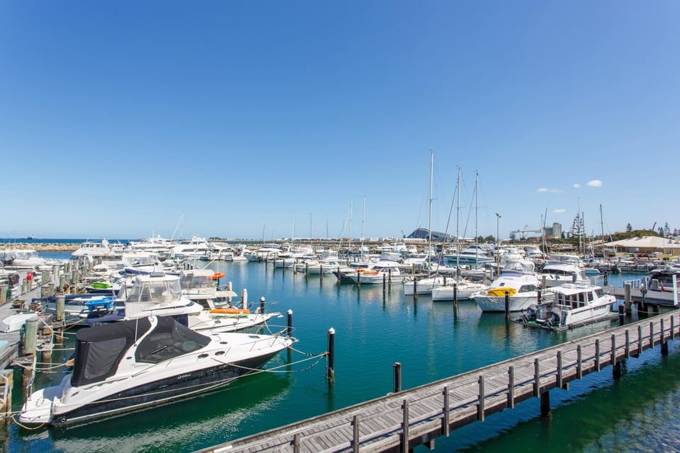 Sunset Marina Escape Freo-Amazing views & central Apartment in Perth