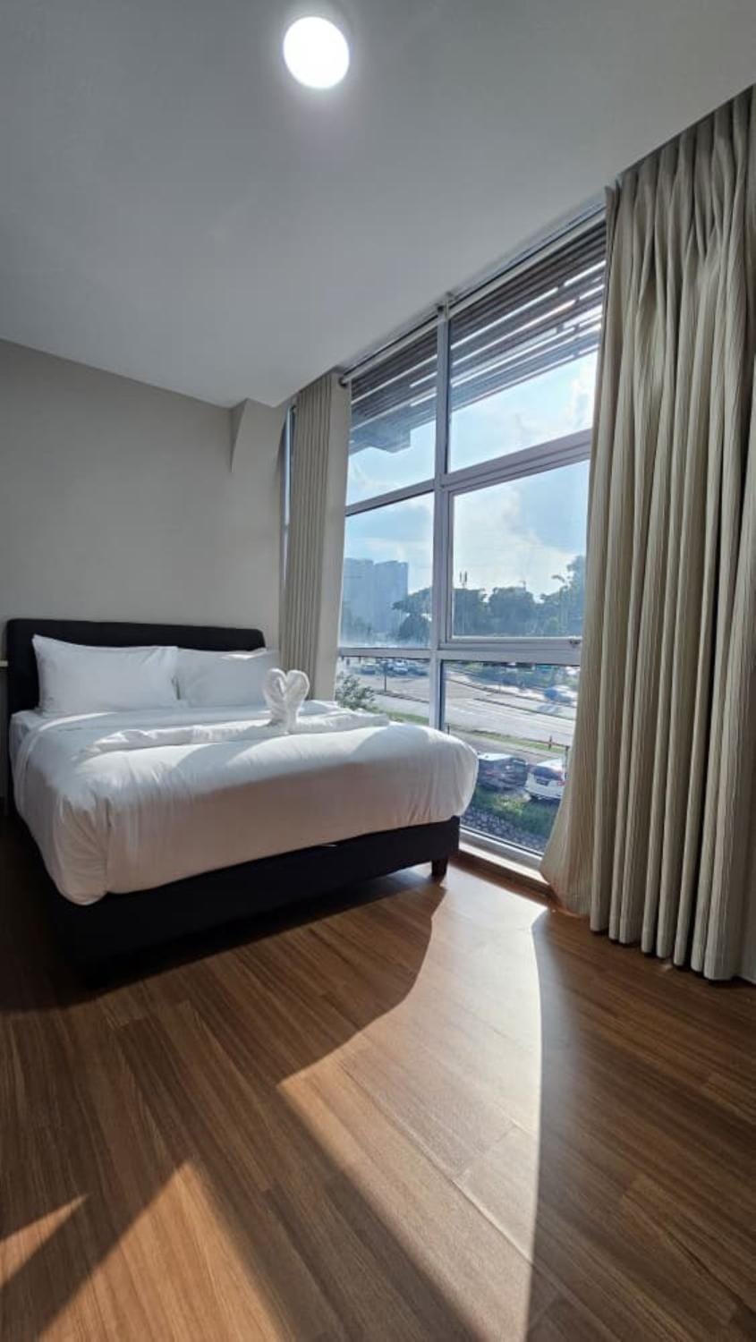 Swing & Pillows - KL City Kuchai Lama Hotel in Federal Territory of Kuala Lumpur
