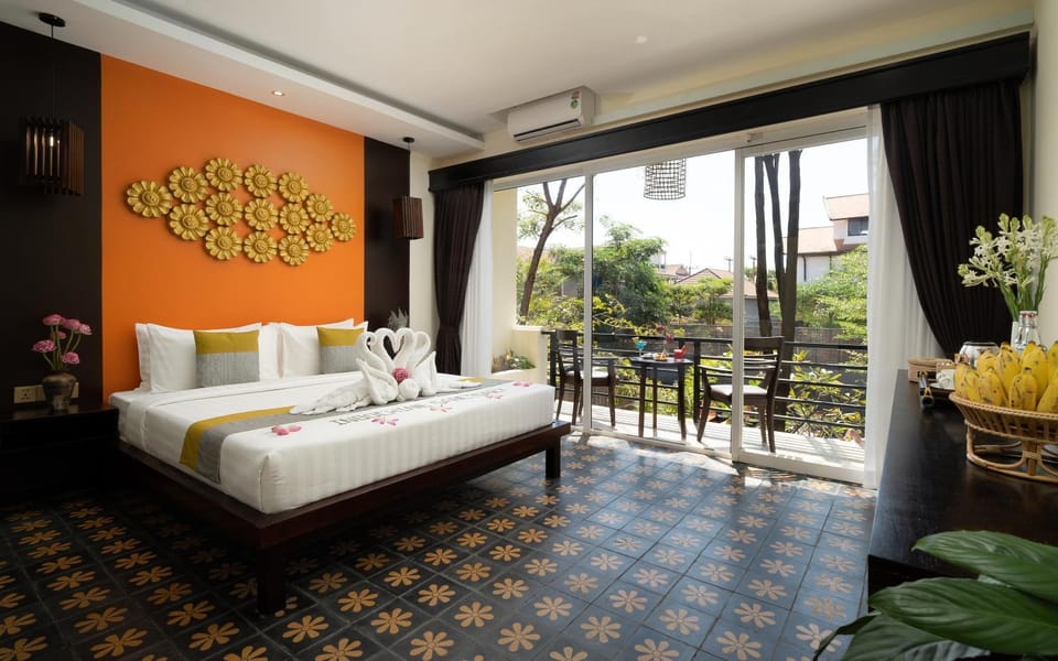 Bed, Coffee/tea facilities, View (from property/room), Balcony/Terrace, Photo of the whole room, Seating area, Dining area, Bedroom, Area and facilities