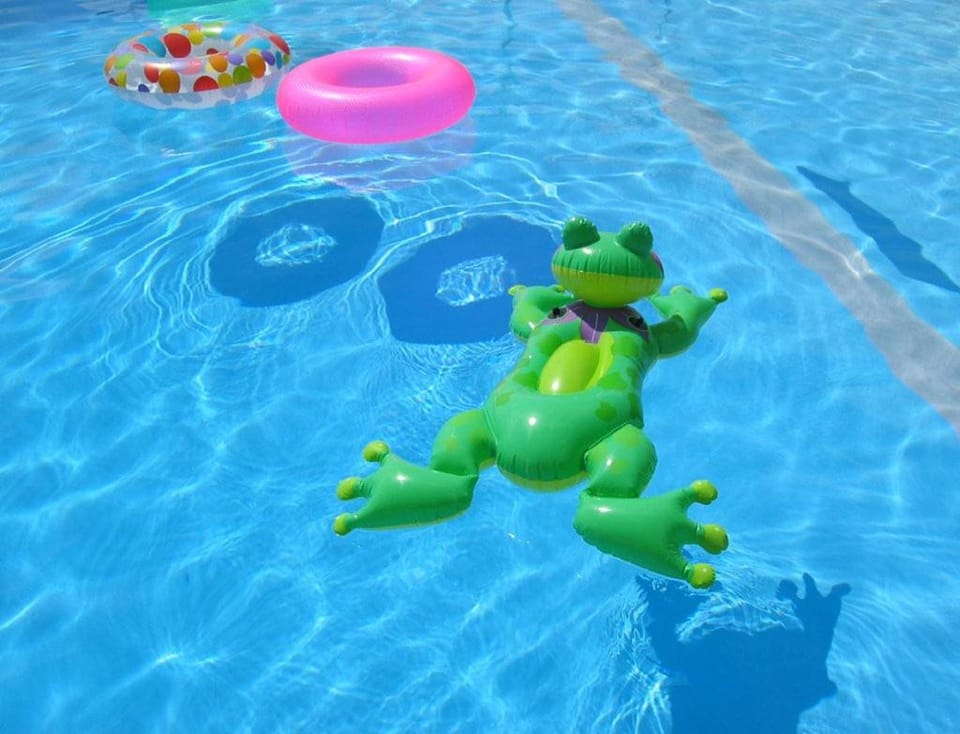 Swimming pool