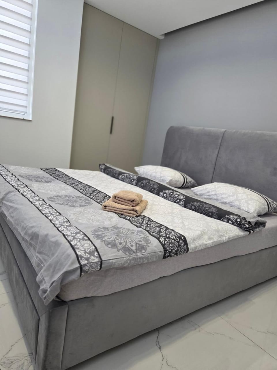 Bed, Photo of the whole room, towels