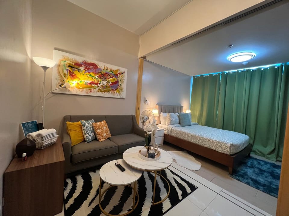 1BR - Uptown BGC Taguig Apartment hotel in Makati