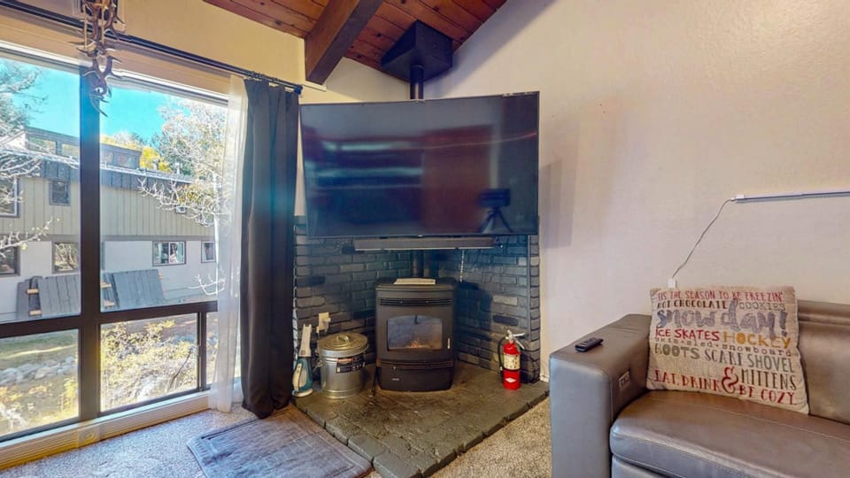 Chateau Blanc #2 condo Apartment in Mammoth Lakes