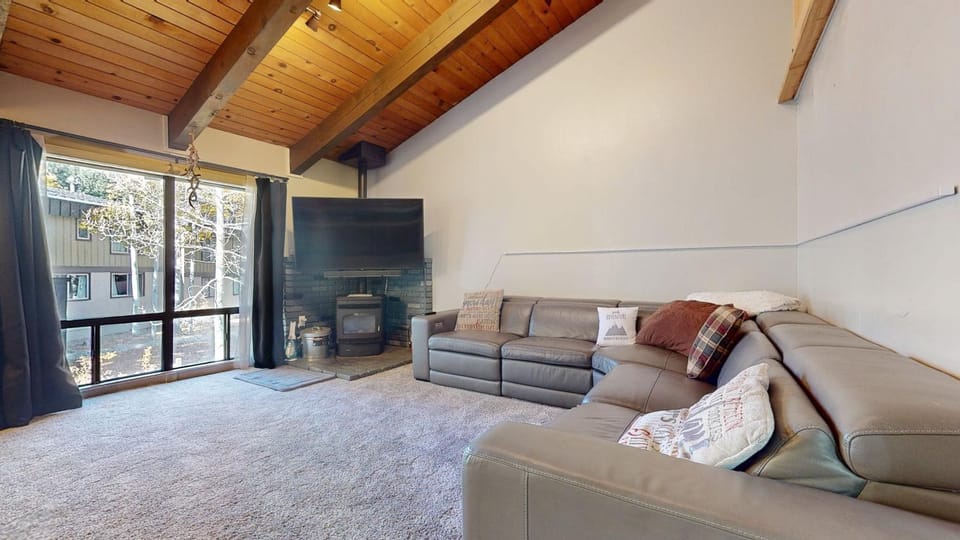 Chateau Blanc #2 condo Apartment in Mammoth Lakes