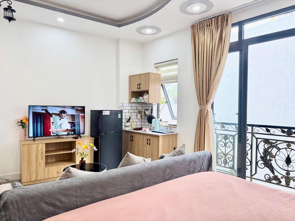 TV and multimedia, Photo of the whole room, Dining area, Bedroom