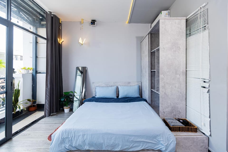 Photo of the whole room, Bedroom, wardrobe