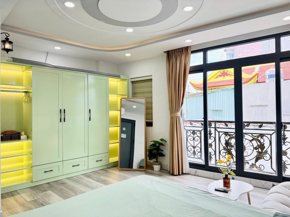 Photo of the whole room, wardrobe