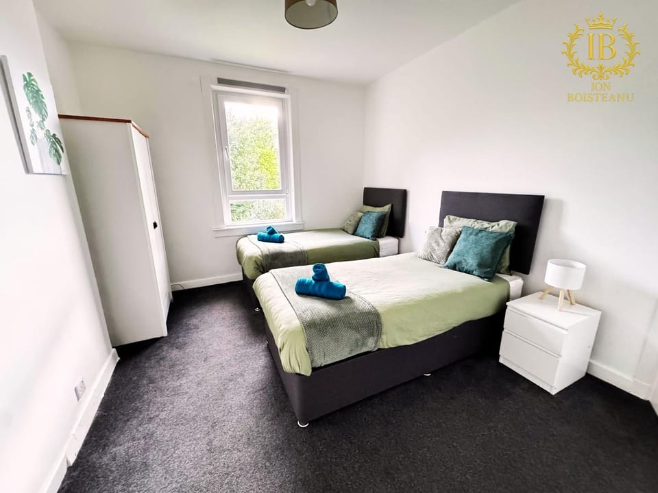 Bed, Photo of the whole room, Bedroom, towels, wardrobe