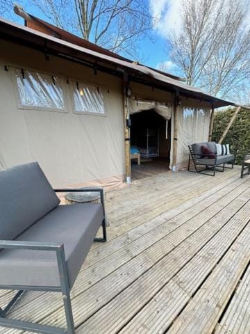 Property building, Balcony/Terrace