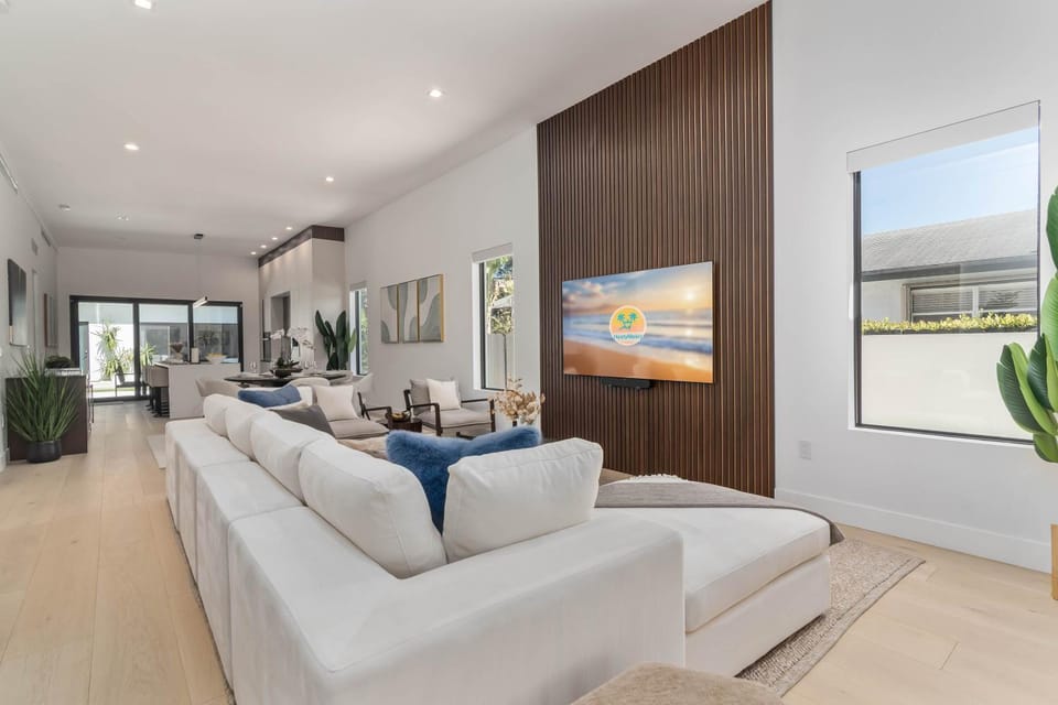 Luxury Miami Oasis with Heated Pool and BBQ Grill Villa in Miami
