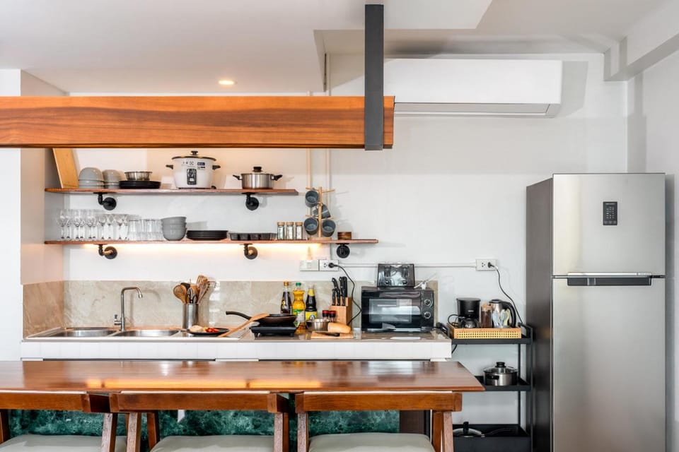 Coffee/tea facilities, Kitchen or kitchenette, Living room, Dining area, pet friendly, stove, toaster