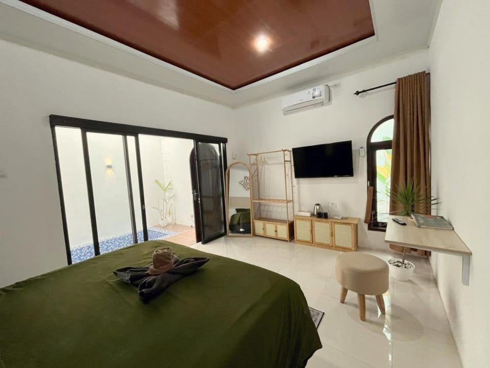 Communal lounge/ TV room, Bed, TV and multimedia, air conditioner