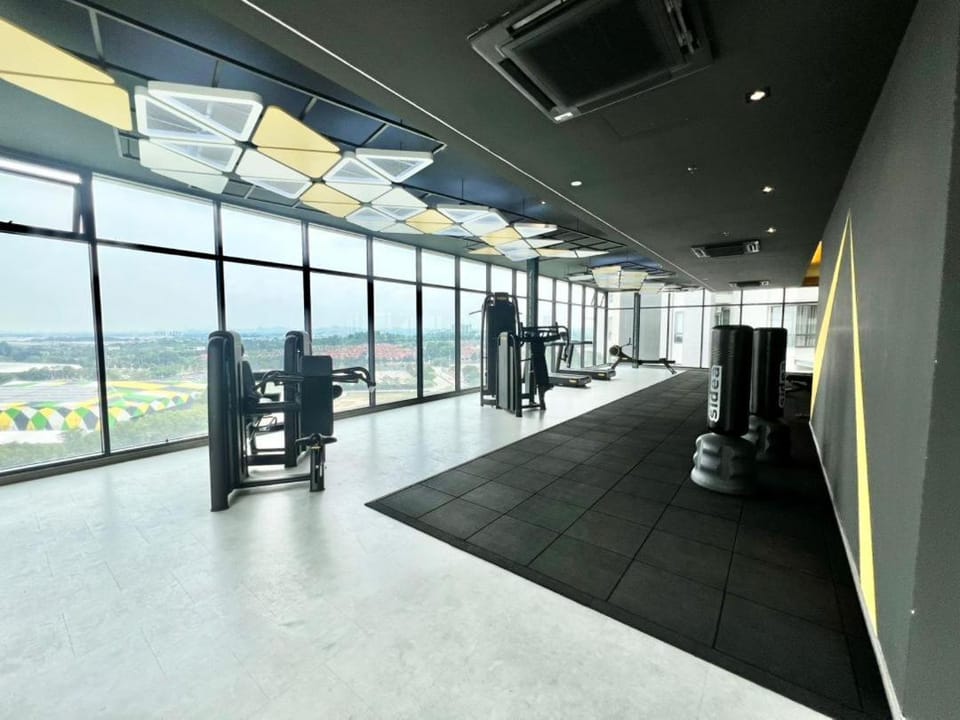 RE sunsuria 1-6Pax Setia City Mall SCCC home 4bed Apartment in Selangor, Malaysia