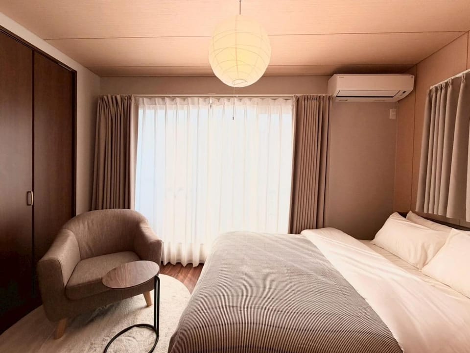 Bed, Bedroom, air conditioner
