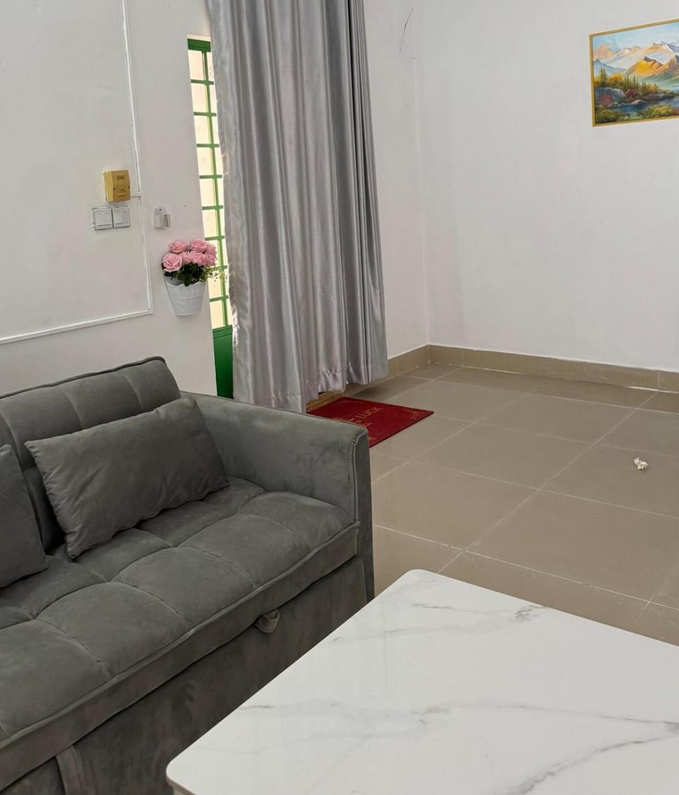 Lilly travel on budget- Bassac land Apartment in Phnom Penh Province