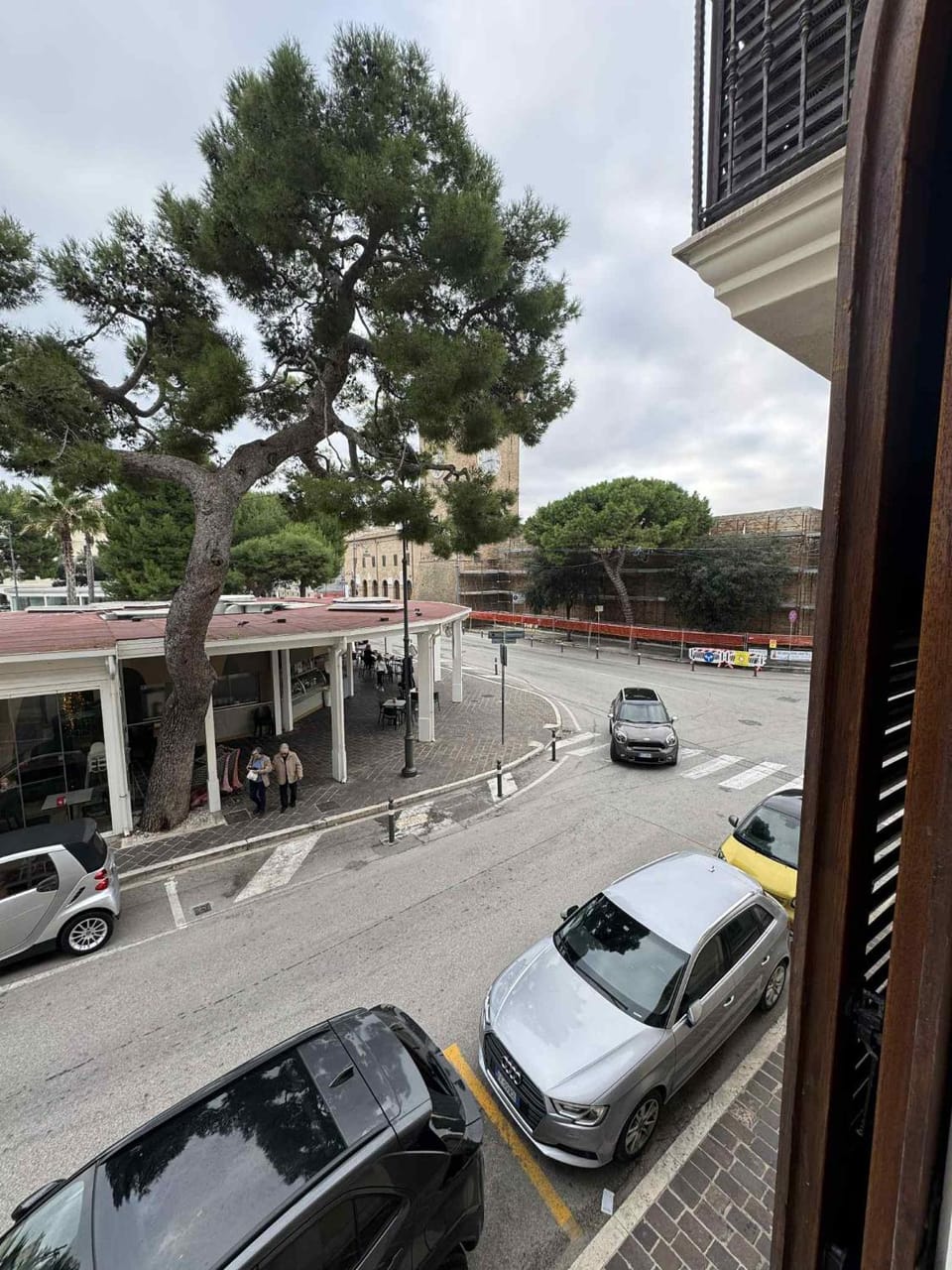 Neighbourhood, Street view