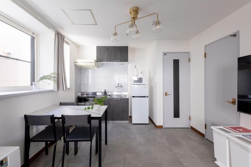 Photo of the whole room, Dining area