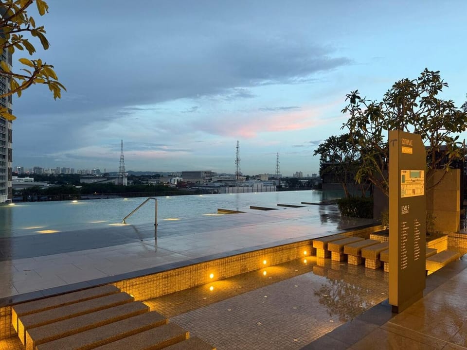 Subang Studio 6 Pax Home Apartment in Subang Jaya