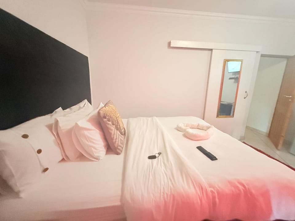 Crown Guesthouse Meyerspark Bed and Breakfast in Pretoria